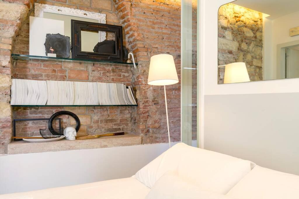 Punto Luce Home In Center Of Werona Zewnętrze zdjęcie
